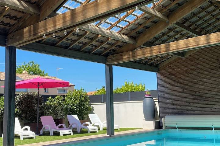 Location de vacances pour 8 personnes, avec Terrasse et Jardin dans Plage de La Fontaine aux Bretons