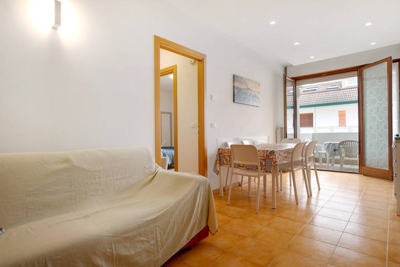 Entire apartment, Apartment 'Residence Papaya A102' with Shared Pool and Private Terrace in Lido di Jesolo, Jesolo