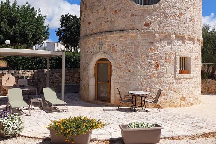 Agriturismo per 2 persone, con giardino e terrazza in Cisternino
