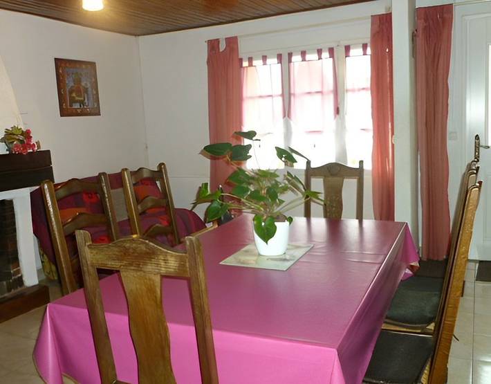 Gîte pour 8 personnes, avec jardin et terrasse, animaux acceptés - 1