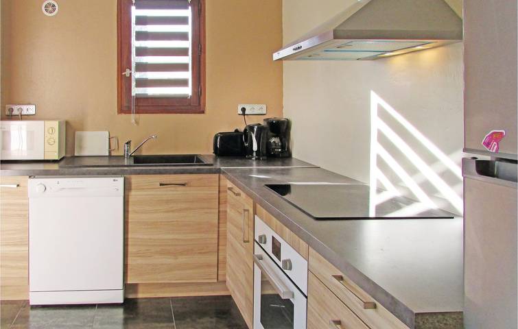 Appartement confortable avec piscine et terrasse, à 500 m de la côte in Venzolasca, Arrondissement de Corte