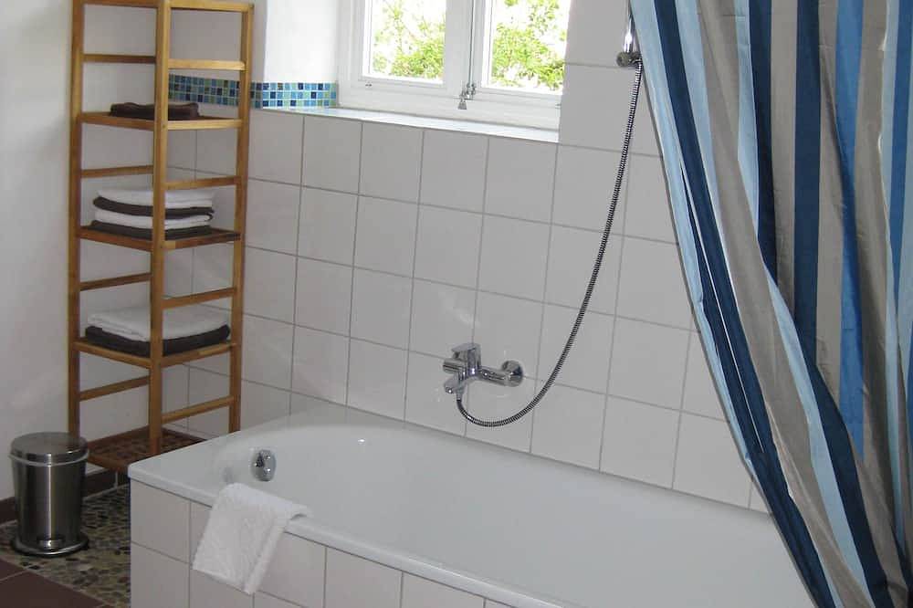 Ganze Wohnung, Ruhig und idyllisch gelegenes Fachwerk-Ferienhaus inmitten der Natur in Extertal, Kreis Lippe
