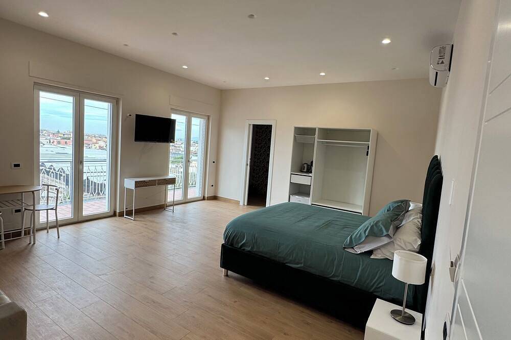 A 7 minuti dagli scavi di Pompei, ampie camere con vista Vesuvio e golfo Napoli. in Santa Maria la Carità, Napoli e dintorni