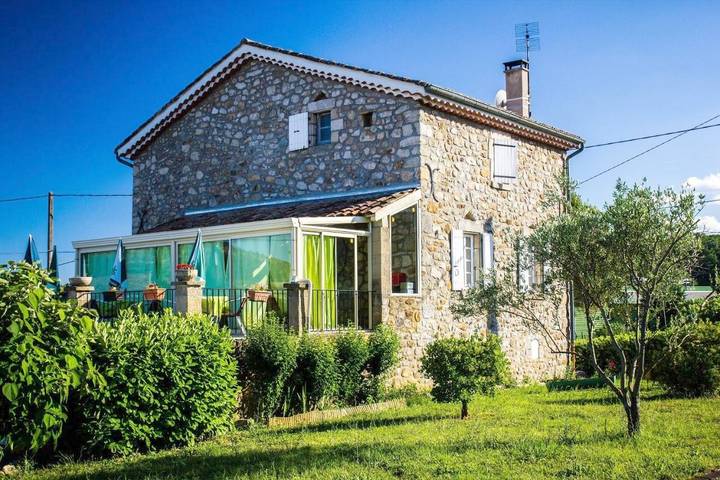 Chambre d’hôte pour 2 personnes, avec jacuzzi ainsi que piscine et jardin en Ardèche - 3