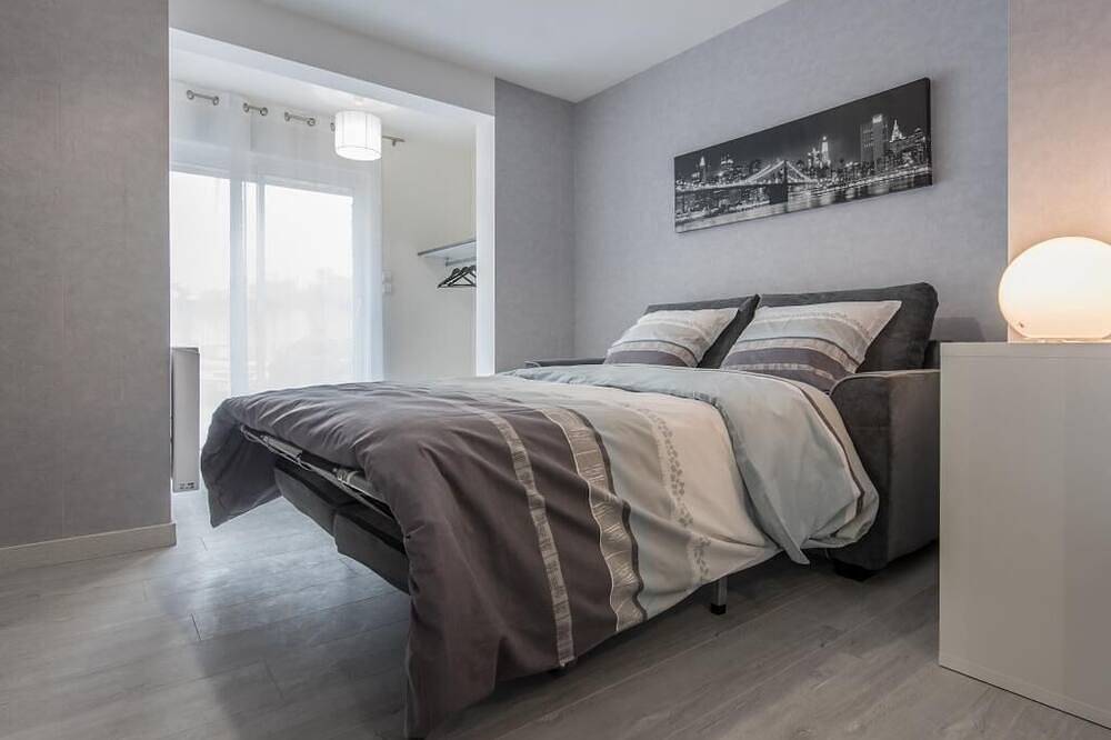 Apartamento entero, ★ Centro ★ Aparcamiento ★ Wifi ★ La Terrasse des Moulins ★ Appart Hotel Bourgoin ★ in Bourgoin-Jallieu, Región de La Tour-du-Pin