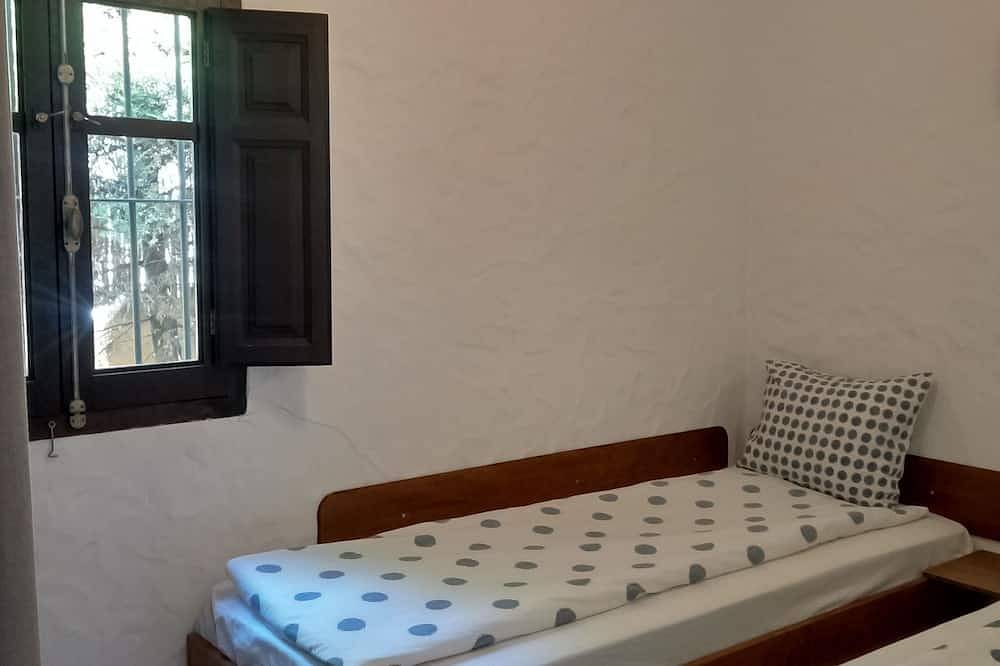 Casa Berilo 52 m² con piscina, bicicleta, kayak, caja fuerte e internet Wifi. in Playa de Zahora, Barbate