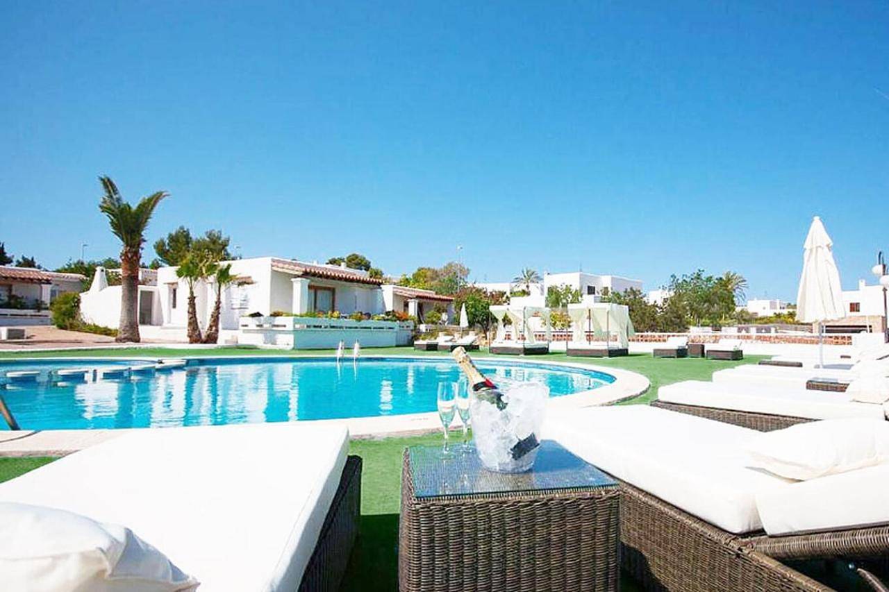Residencial Bogamarí in Playa es Puet, Sant Josep de sa Talaia