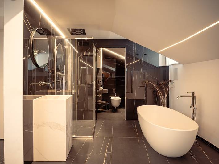 Ganzes Studio, Ferienwohnung 'ACasaStay App 304' mit Bergblick, WLAN und Klimaanlage in Zentrum-Bozner Boden-Rentsch, Bozen