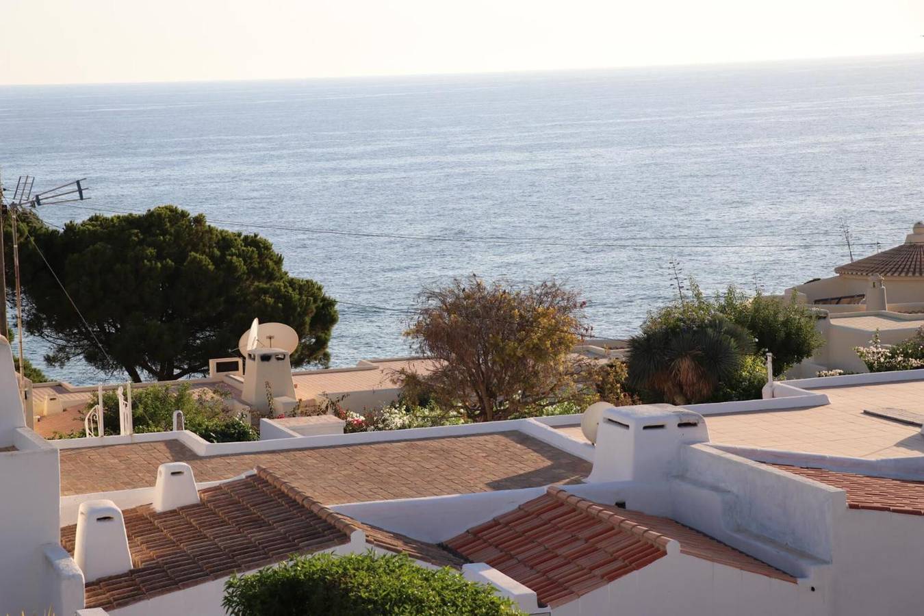 Apartment 'Gudrun' with Sea View, Wi-Fi and Air Conditioning in Carvoeiro, Lagoa