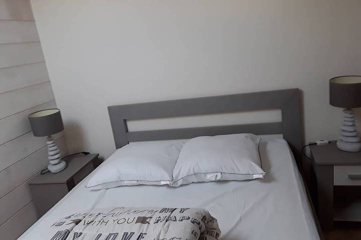 Location de vacances pour 4 personnes, avec terrasse ainsi que piscine et jardin dans Plage de La Parée - 4