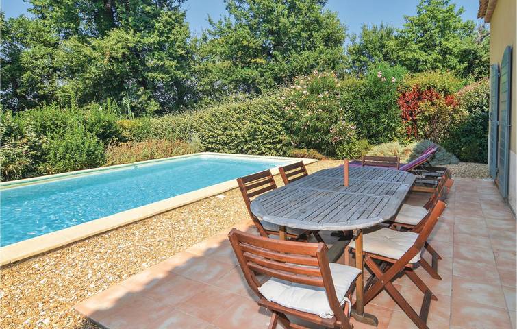 Location de vacances pour 6 personnes, avec jardin ainsi que piscine et terrasse à Saint-Rémy-de-Provence - 3