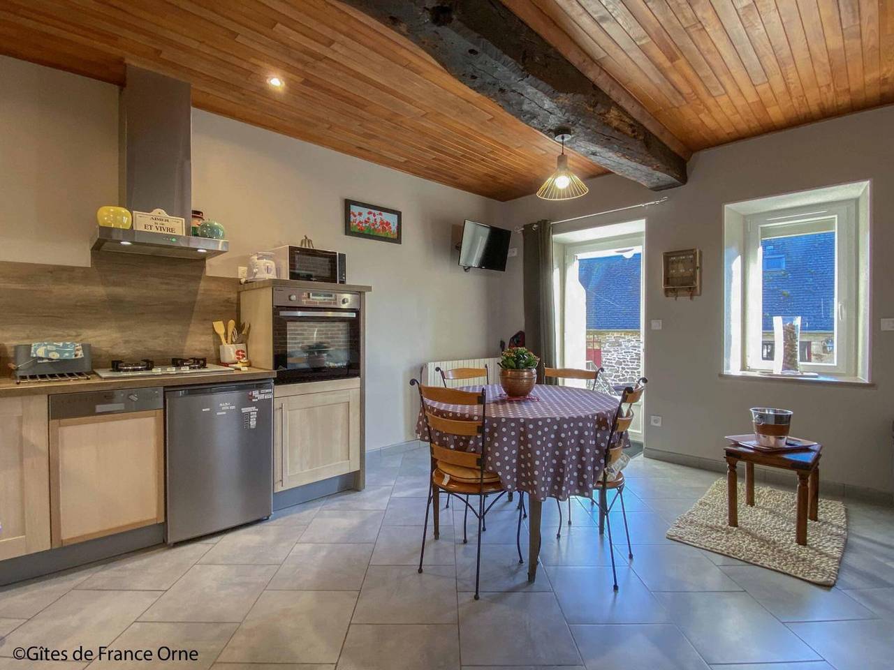 Studio entier, Charmante maison rénovée avec terrasse privée et jardin in La Chapelle-d'Andaine, Parc naturel régional Normandie-Maine