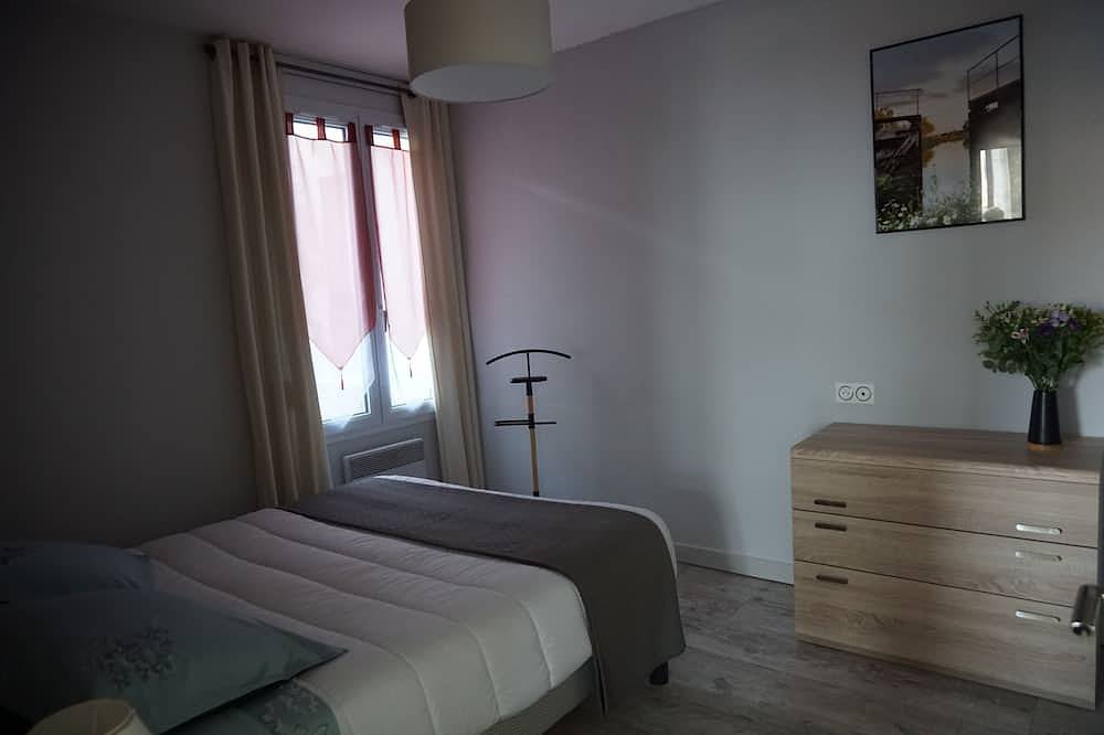 Appartement entier, Sur les quais de la sèvre, à 20 km de la Rochelle par piste cyclable aménagée. in Marans, Région de La Rochelle