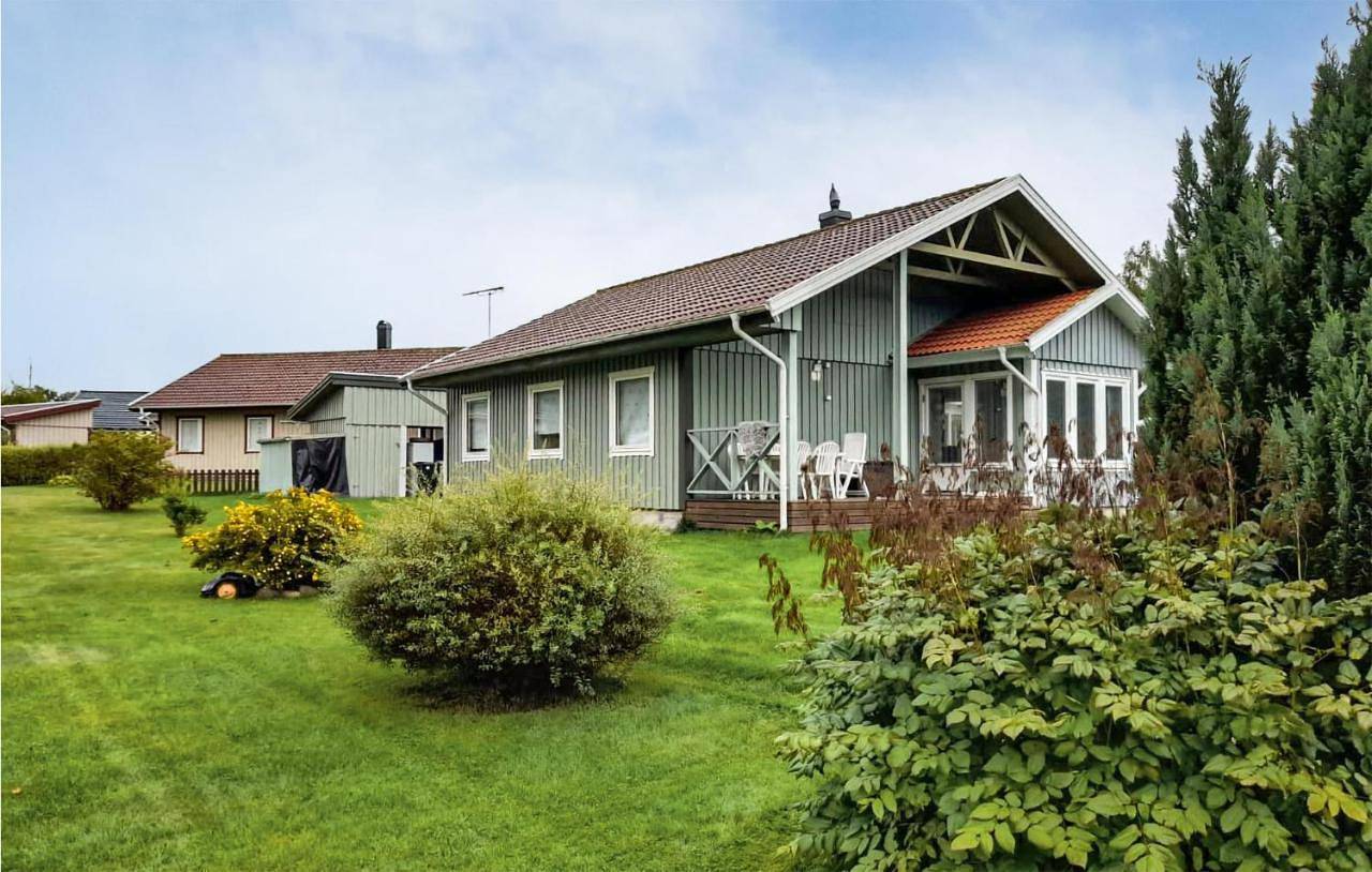 Three-Bedroom Holiday Home in Ljungby, Bolmen