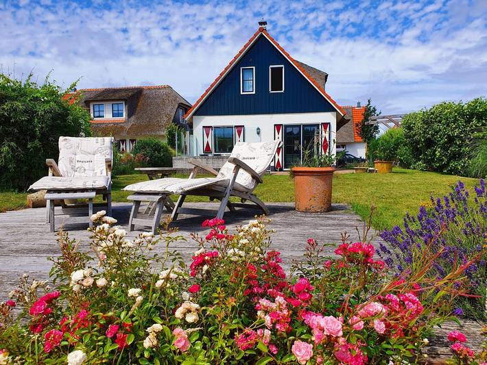 Bungalow voor 2 personen, met tuin en uitzicht op het meer in Callantsoog