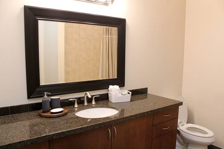 Maison d’hôte pour 6 personnes, avec piscine ainsi que jardin et jacuzzi dans Canada - 4