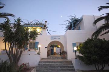 Maison d’hôte pour 2 personnes, avec balcon ainsi que jardin et vue dans Syros