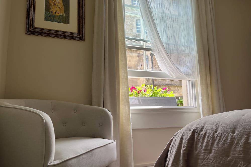 Cosy Georgian cottage, very central, newly renovated, with a courtyard, sleeps 3 in Bath, Bath et Nord-Est Somerset