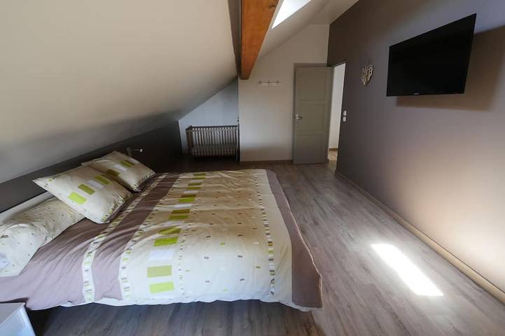 Gîte with private swimming pool heated to 30°C all year round, 15 min from Alsace in Remomeix, Saint-Dié-des-Vosges