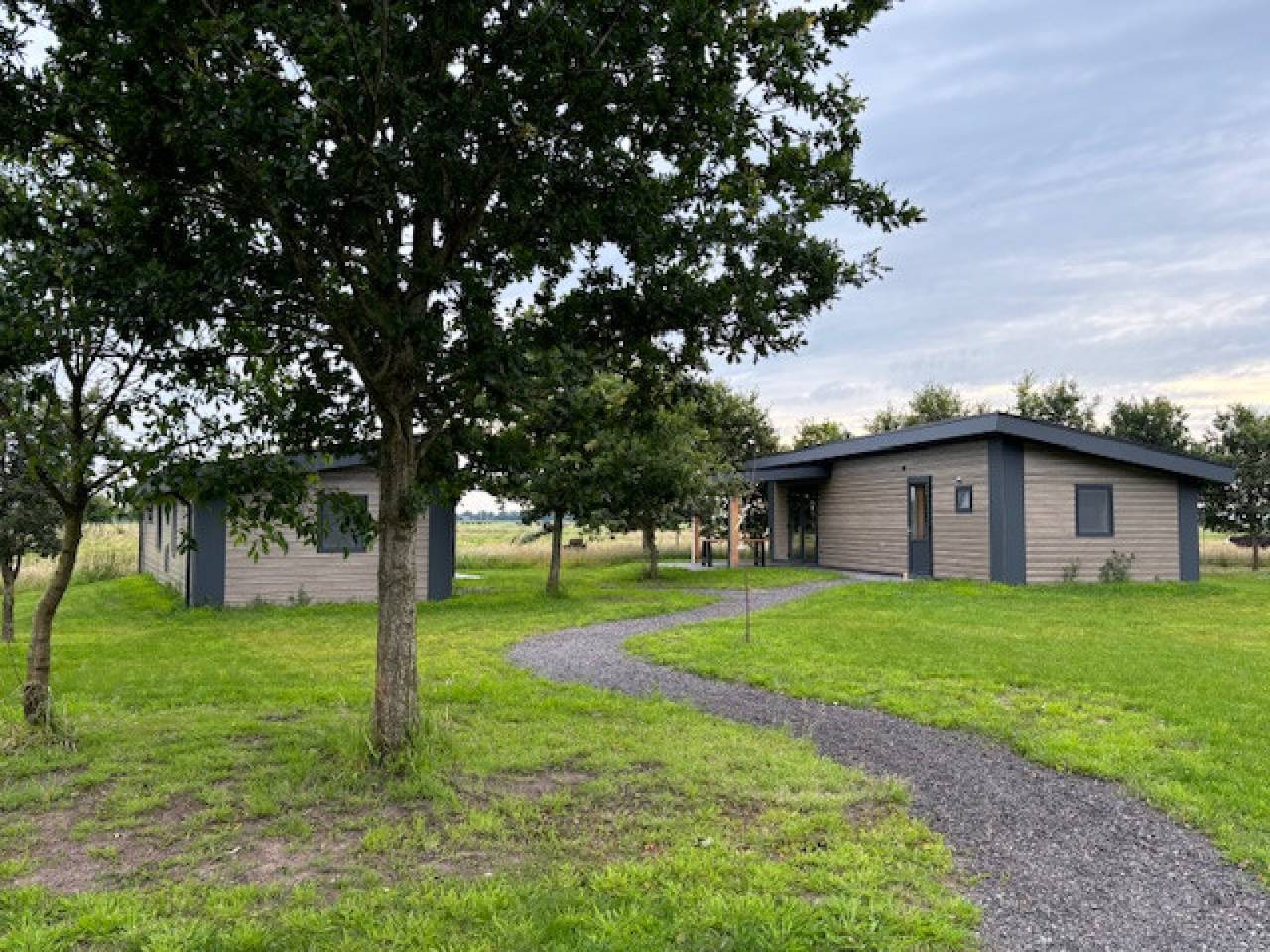 Geräumiges 6-Personen-Chalet mit Terrasse in der Nähe des Naturschutzgebietes Weerribben in Nationalpark Weerribben-Wieden