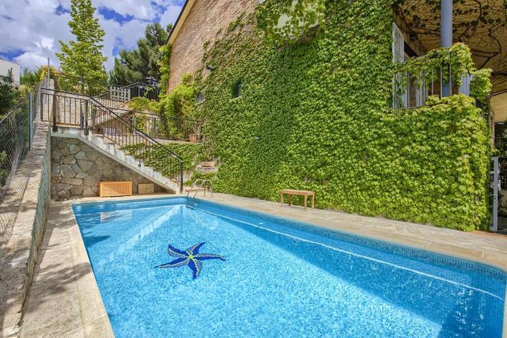Apartamento para 12 personas, con Balcón y Terraza además de Jardín y Piscina en Collado Mediano
