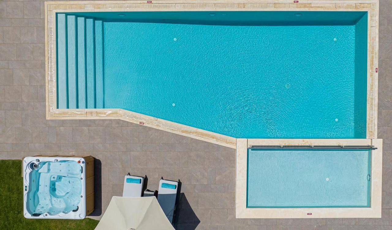 Red Villa in Prines, Nikiforos Fokas