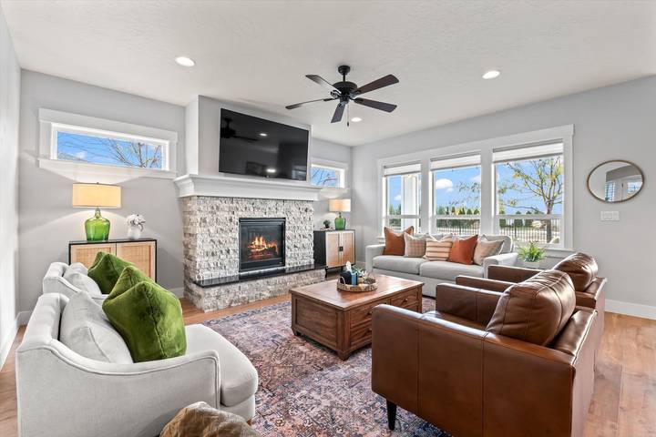 Vacation house for 10 people, with balcony and pool as well as yard in Idaho