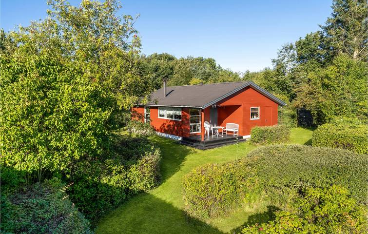 Ferieudlejning for 6 personer, med Terrasse og Have i Morsø