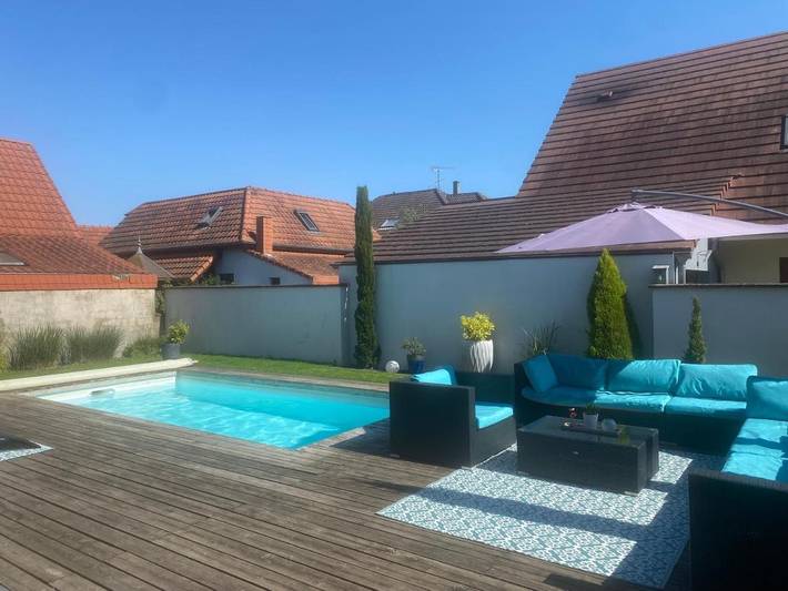 Villa pour 6 personnes, avec jardin ainsi que vue et piscine en Alsace