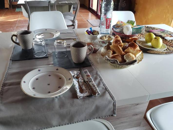 Location de vacances pour 2 personnes, avec terrasse et piscine ainsi que jardin et vue à Ceton - 4