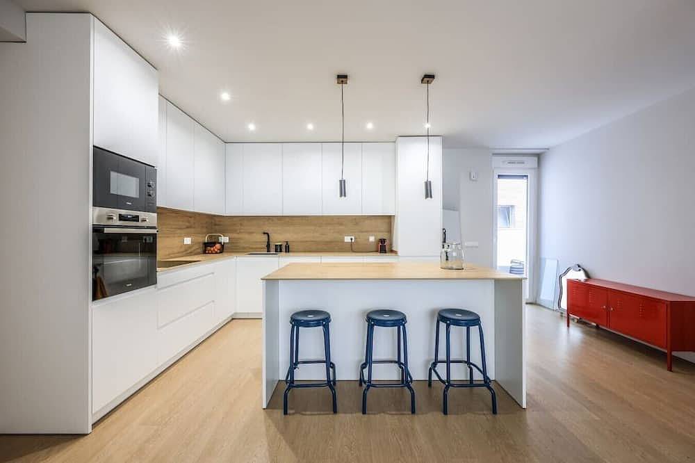 Spacious Home with Private Garden and Parking in Moncloa-Aravaca, Madrid