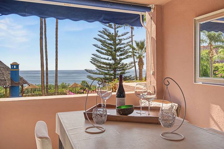 Apartamento inteiro, Apartamento 'Casa Soledad' com Vista Mar, Piscina Partilhada e Wi-Fi in Curumbico, Almuñécar
