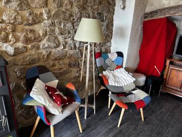 Gîte pour 2 personnes, avec jardin et vue à Chalencon