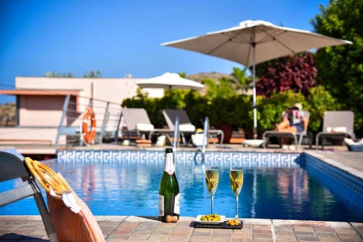 Chalet para 6 personas, con vistas además de jardín y piscina, Se admiten mascotas - 1