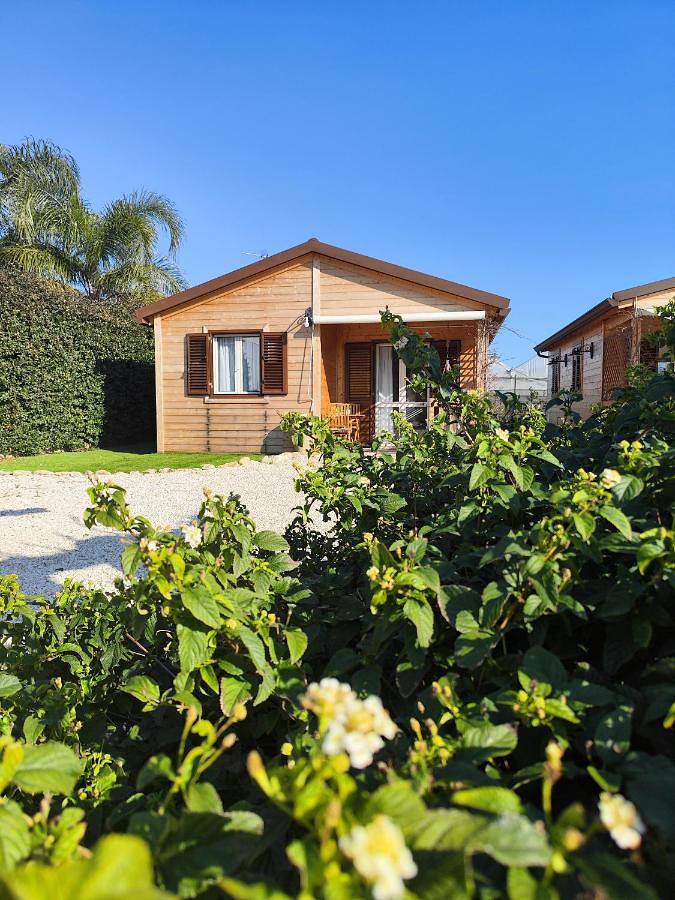 Villa per 5 persone, con Idromassaggio e Terrazza nonché Giardino e Piscina a Cava d'Aliga