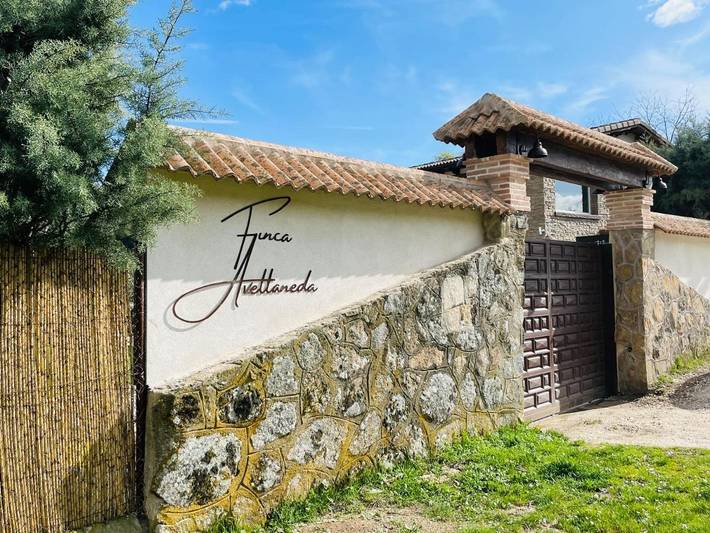 Chalet para 24 personas, con piscina además de jardín y jacuzzi en Provincia de Ávila