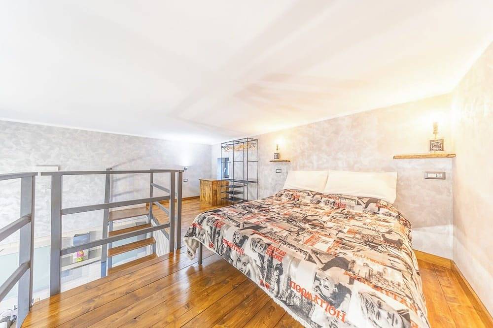 Apartamento entero, Exclusive Loft with private Jacuzzi Entire apartment in the center of Monterotondo in Monterotondo, Provincia de Roma