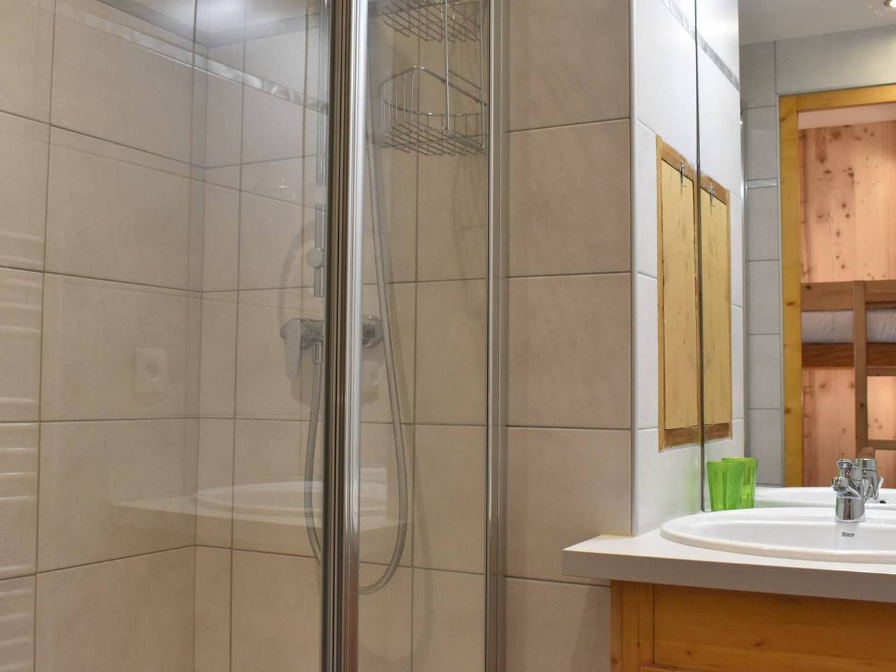 Ganze Wohnung, Gemütliches Studio-Apartment für 4 Personen, 150m von den Pisten in Méribel in Méribel, Les Allues