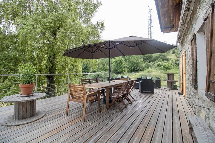 Gîte pour 8 personnes, avec terrasse à Le Châtelard - 3