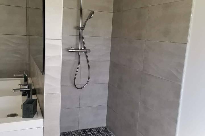 Location de vacances pour 8 personnes, avec jardin et terrasse à Saint-Laurent-la-Vernède - 4