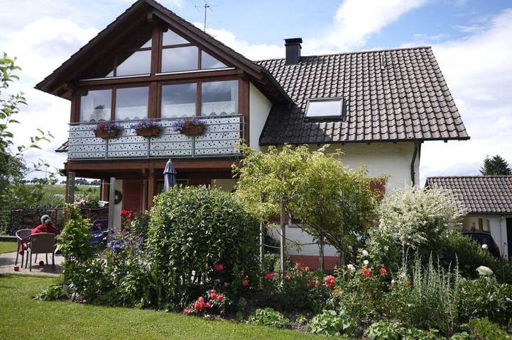 Ferienwohnung für 3 Personen, mit Terrasse und Garten in Hüfingen