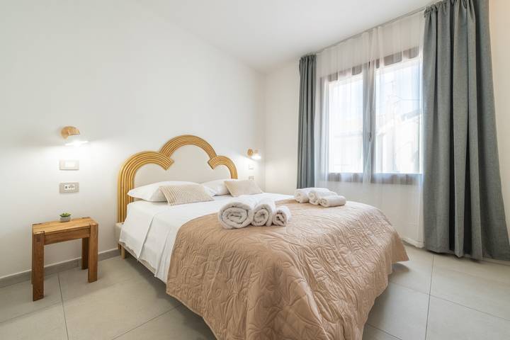 Appartement entier, L’essence de la lumière dans un appartement design à Teulada in Teulada (Italie), Province de Cagliari