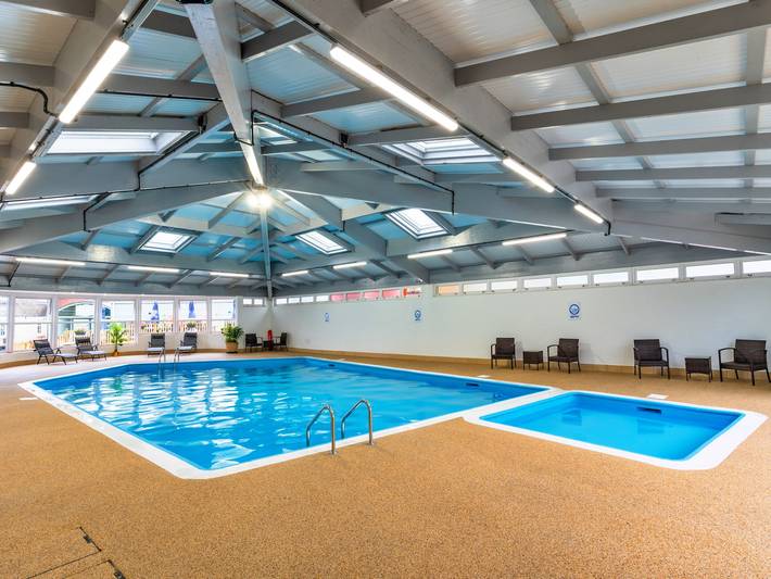 Vakantiewoning voor 6 personen, with kinderzwembad and tuin as well as zwembad and terras, kindvriendelijk in Cornwall