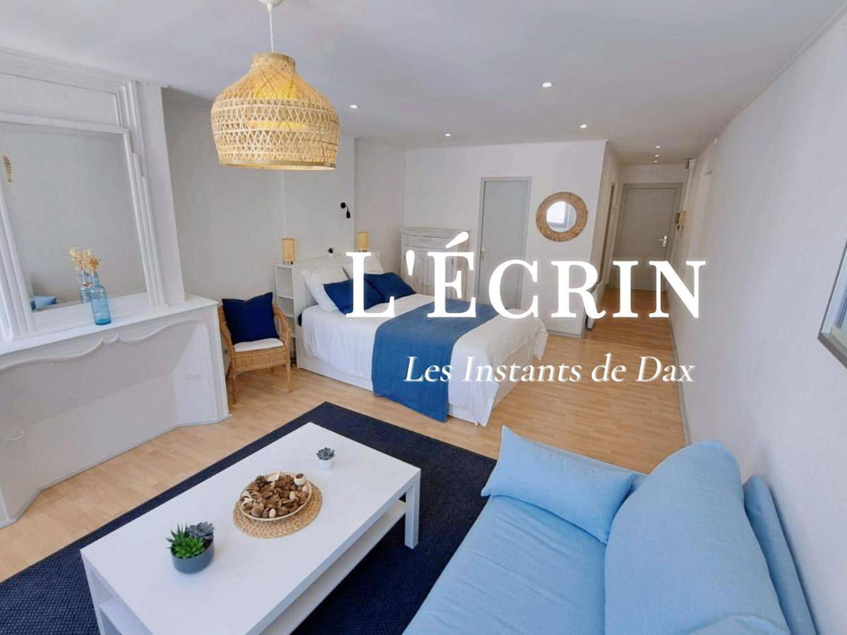 Appartement entier, Deluxe One-Bedroom Apartment with City View in Dax, Région de Dax