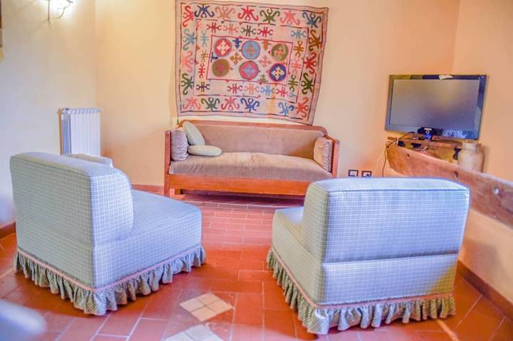 Detached villa with private pool 20 kms from Todi & Spoleto. Quiet area in Acquasparta, Provincia di Terni