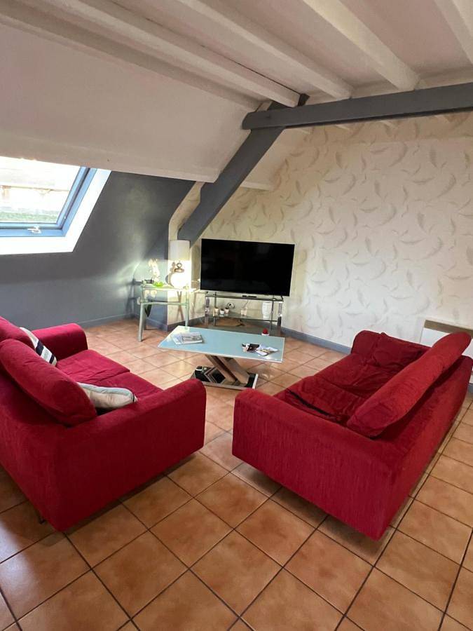 Gîte pour 6 personnes, avec vue ainsi que piscine et jardin à Rontignon - 4