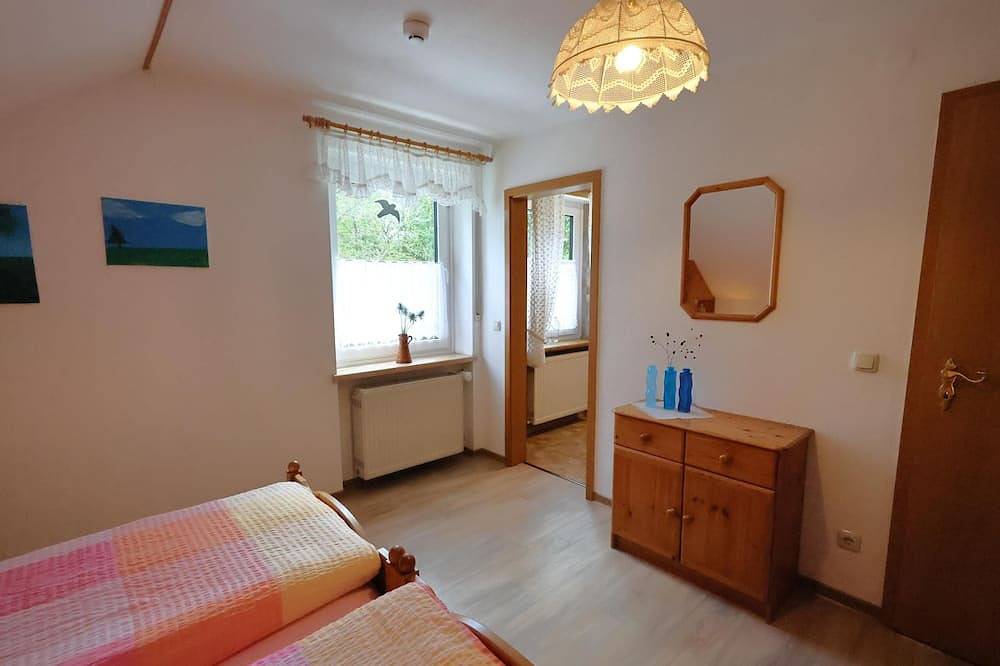 Ganze Wohnung, Ferienwohnung mit Balkon und tollem Ausblick und kostenfreies Wlan in Bad Steben, Landkreis Hof