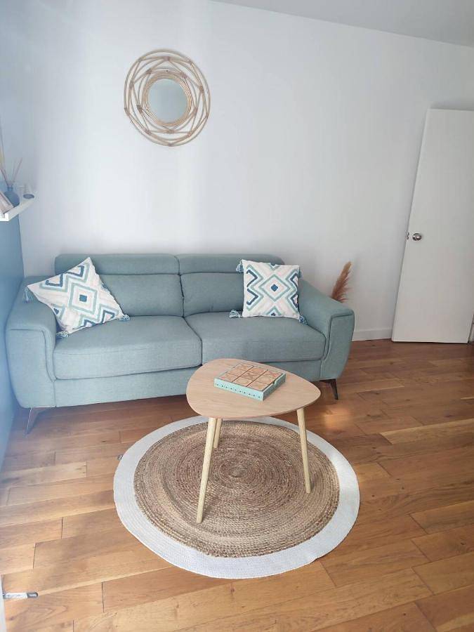 Appartement entier, One-Bedroom Apartment in Thorigny-sur-Marne, Seine-et-Marne