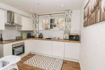 Log Cabin for 6 People in Bradfield, Peak District, Photo 4