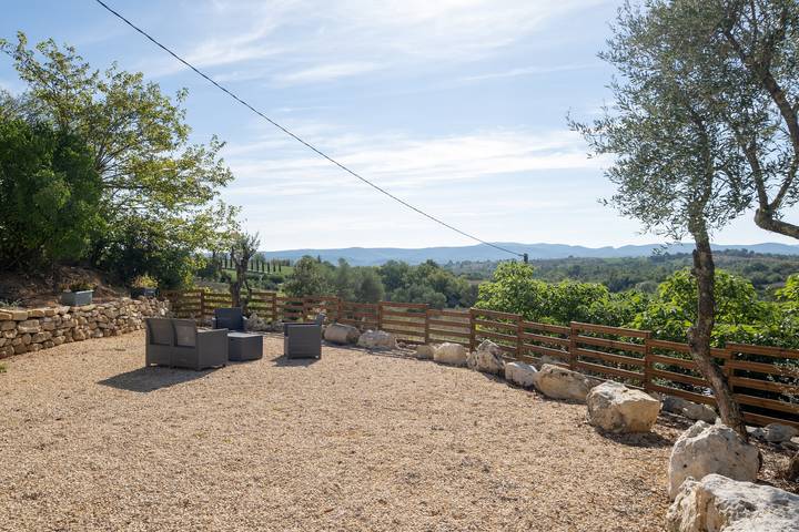 Ferienwohnung für 6 Personen, mit Balkon und Garten sowie Seeblick in der Ardèche - 4